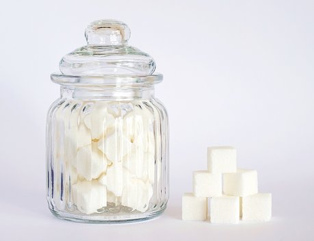 Индия решила ограничить экспорт сахара до 10 млн тонн
