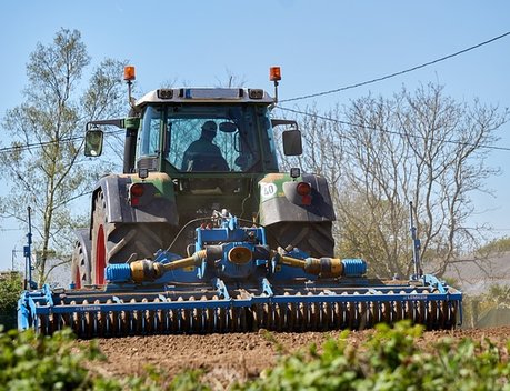 Хозяйствам Забайкалья компенсируют 177 млн рублей за приобретенную в 2025 году сельхозтехнику